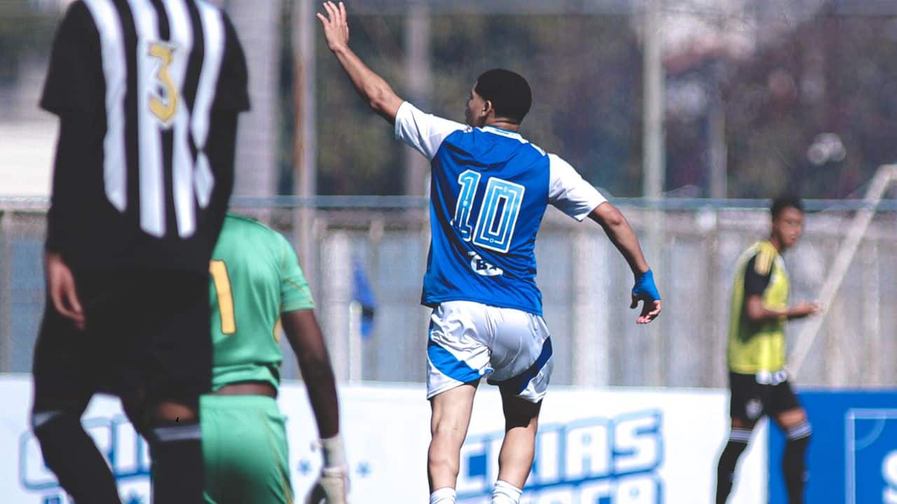 Últimas do Cruzeiro: vitória em clássico no Mineiro Sub-15 e preparação contra o Mirassol