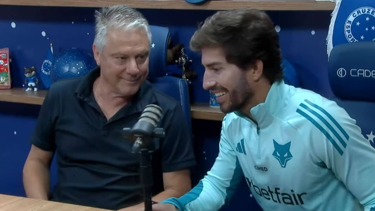 Campeões pelo Cruzeiro, Douglas e Lucas Silva fazem 'encontro de príncipes' na Toca 2; veja