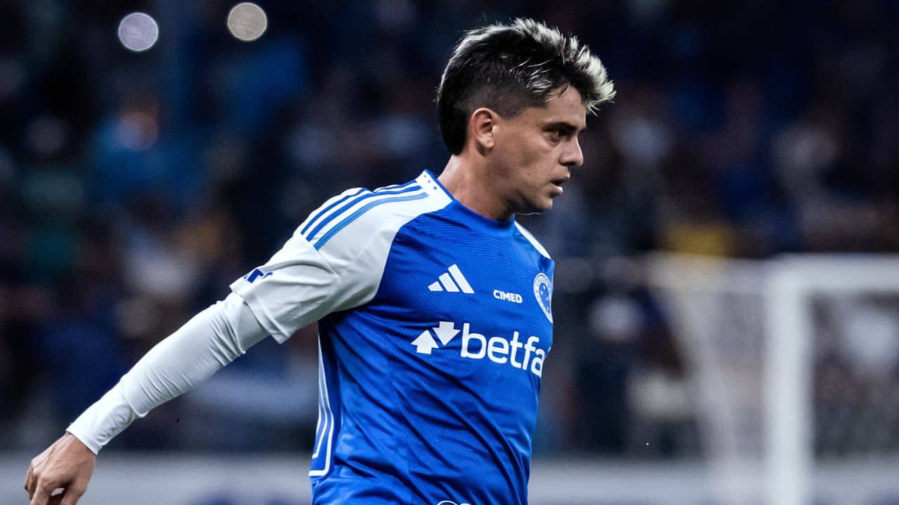 Após lesão de Fagner, Cruzeiro decide buscar outro lateral no mercado; veja