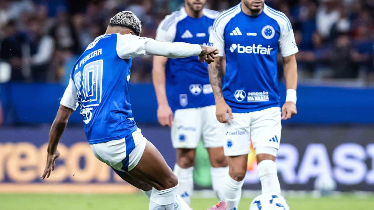 Veja o golaço de Matheus Pereira na vitória do Cruzeiro sobre o São Paulo neste sábado