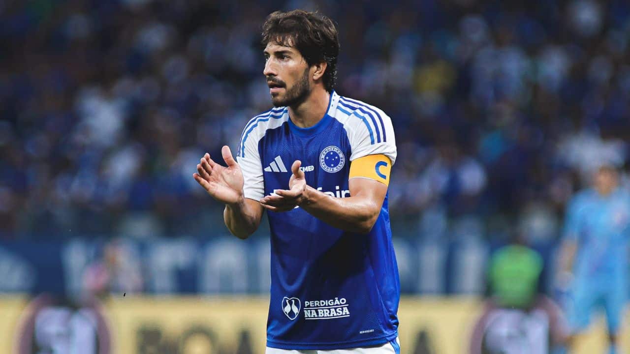 Lucas Silva exalta primeiro turno do Cruzeiro no Brasileirão e fala sobre 'semana cheia' antes do duelo contra o Mirassol ; veja