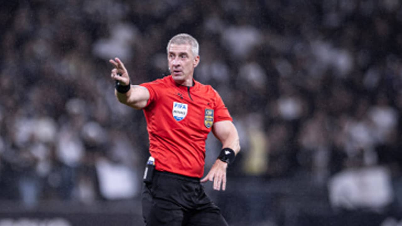 CBF define árbitro de Cruzeiro x São Paulo, que acontece neste sábado; Daronco apita a partida