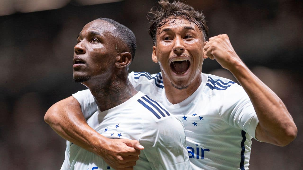 João Pedro recorda gol contra Atlético e destaca ajuda de Lucas Silva