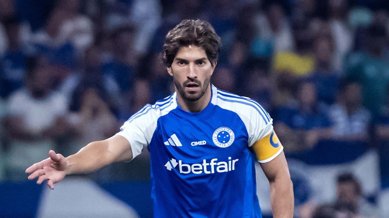 Lucas Silva atinge marca de 300 jogos pelo Cruzeiro