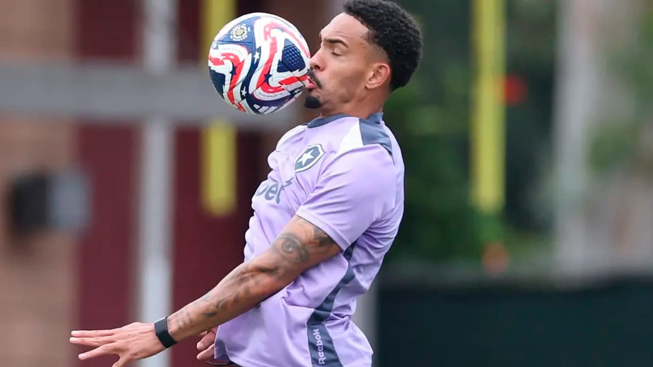 Cria da Toca, Vitinho, do Botafogo, é convocado para a seleção brasileira