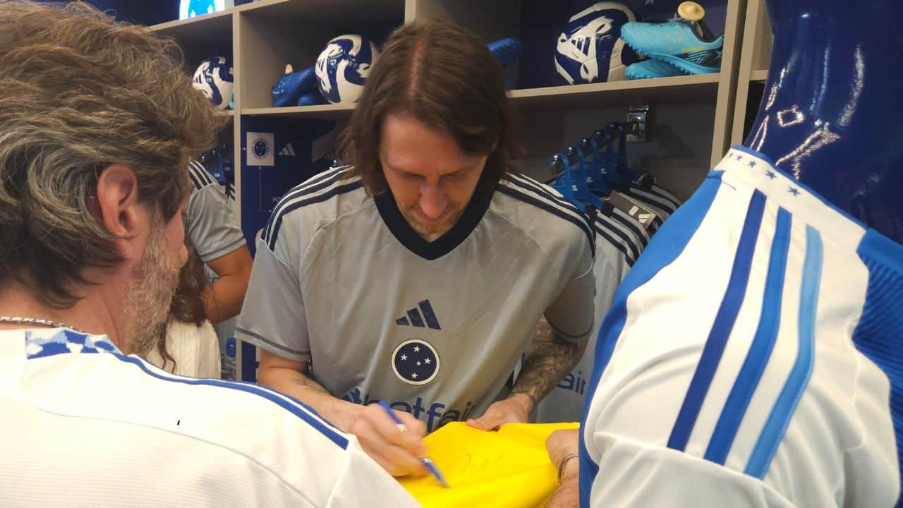 Últimas do Cruzeiro: lançamento de novo uniforme e 60 anos do Mineirão