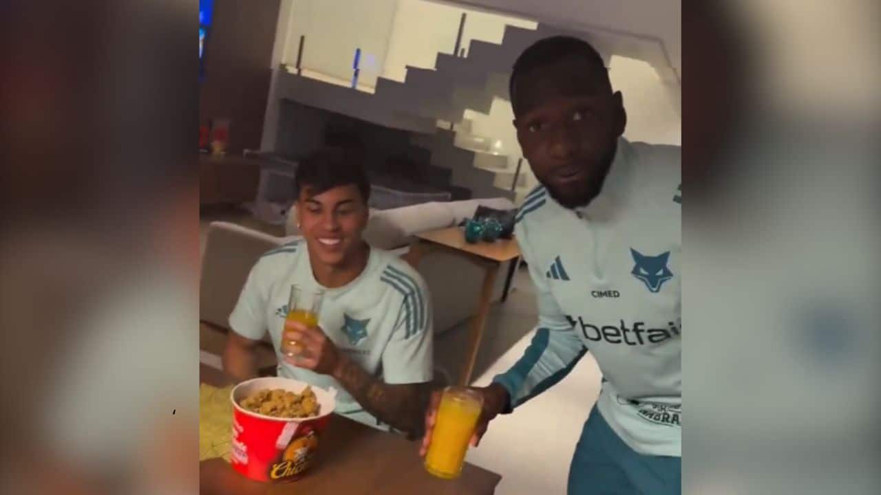 Bolasie e Kaio Jorge provocam Atlético após vitória do Cruzeiro na Copa do Brasil; veja o vídeo