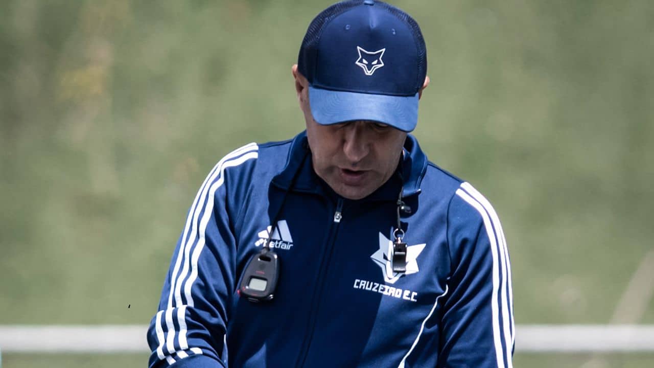 Escalação: com desfalques e vários pendurados, veja provável Cruzeiro contra o Vasco pelo Brasileirão