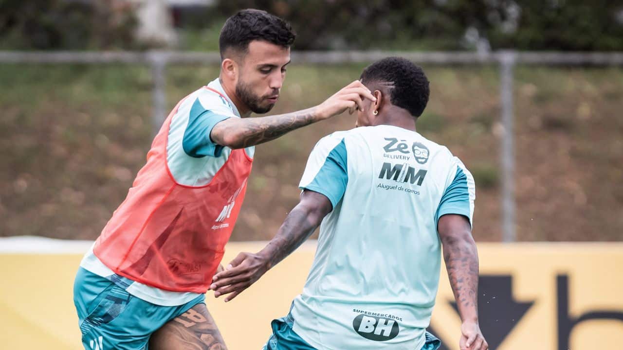 Kenny Arroyo brilha em treino e provoca Matheus Henrique; veja