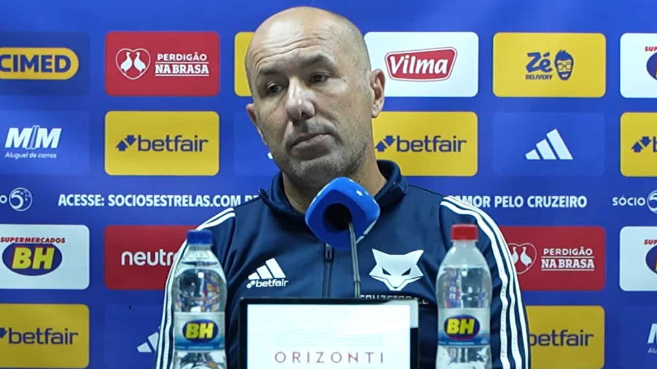 Leonardo Jardim detonou arbitragem do empate com o Palmeiras