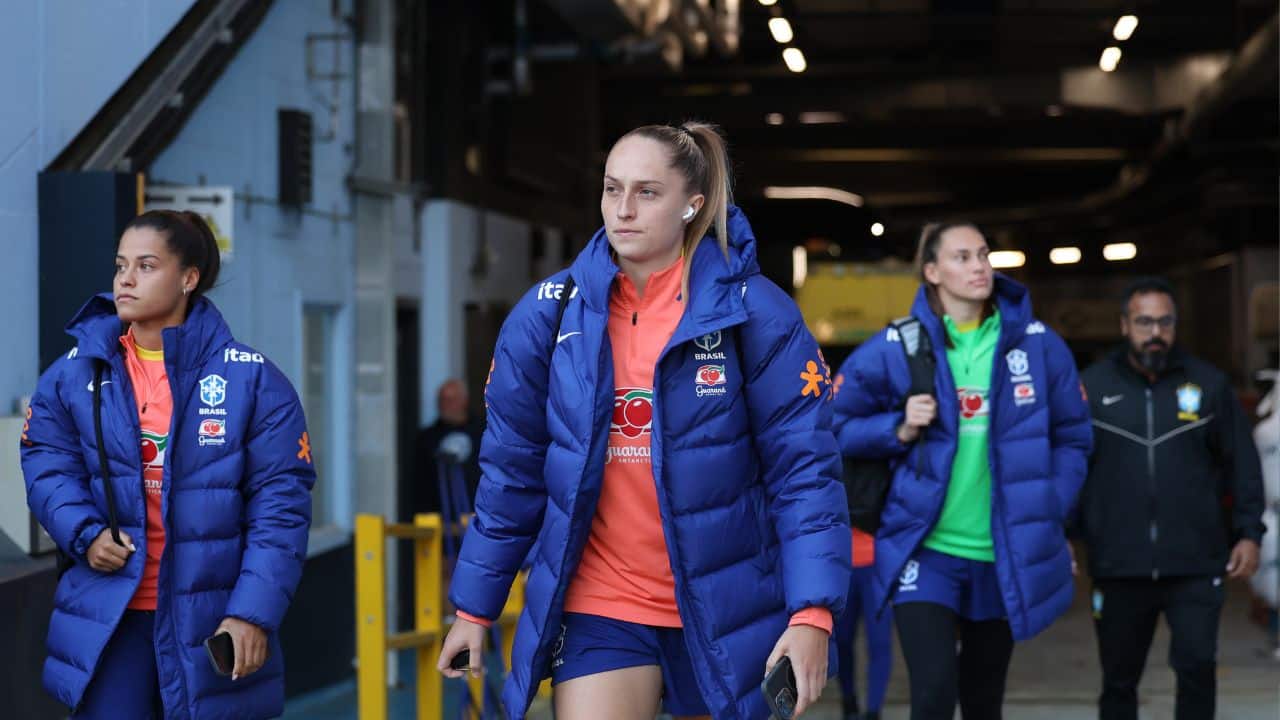 Brasil enfrenta a Inglaterra neste sábado, com duas jogadoras do Cruzeiro