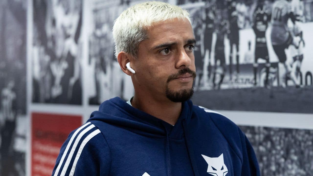 Futuro de Fagner no Cruzeiro segue indefinido para 2026; entenda