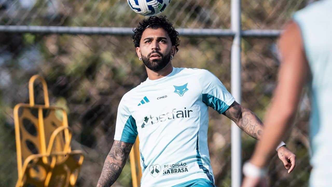 Gabigol está pendurado no Cruzeiro contra o Grêmio