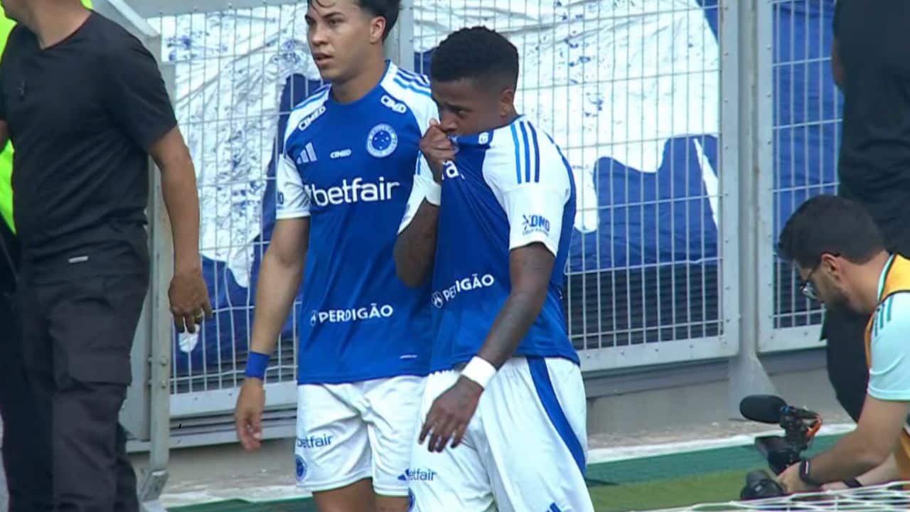 Keny Arroyo marcou primeiro gol pelo Cruzeiro