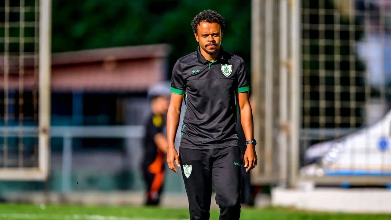 Técnico que está de saída do América para ir ao Cruzeiro