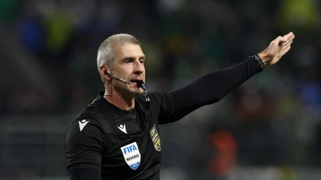 CBF confirma árbitro para o duelo entre Cruzeiro x Botafogo; veja