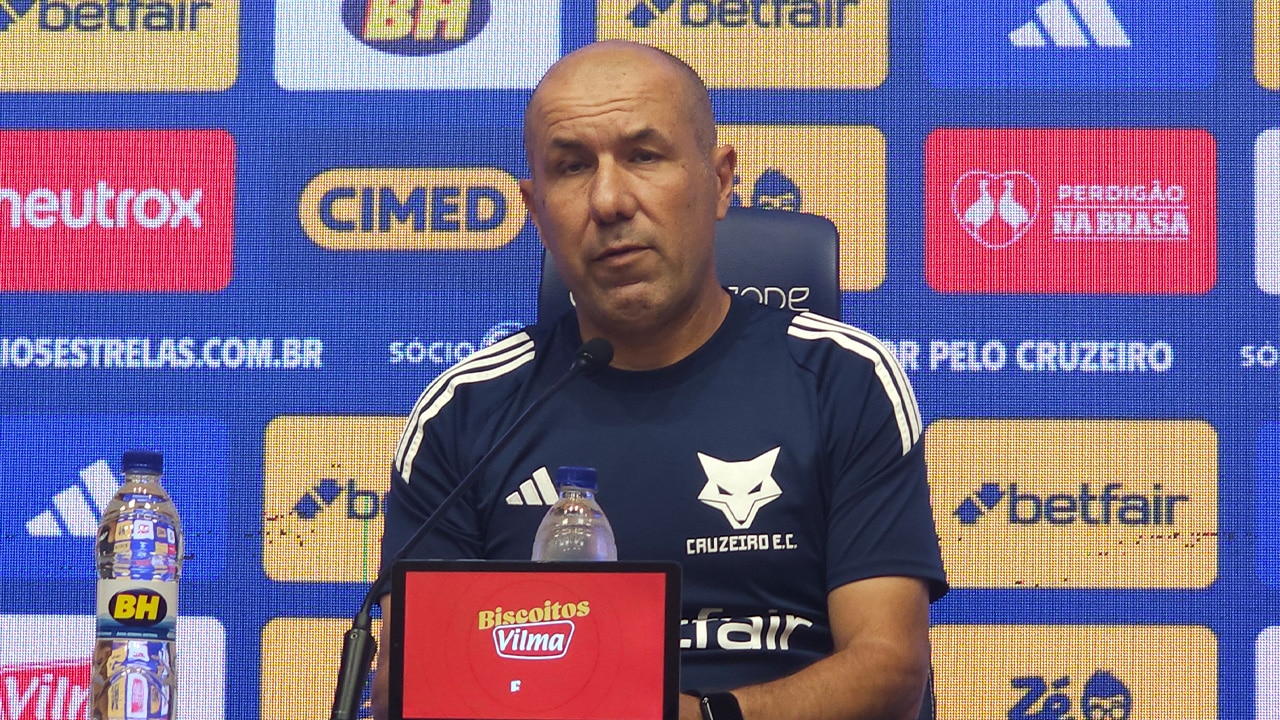 Leonardo Jardim fala em coletiva após a sua saída do Cruzeiro