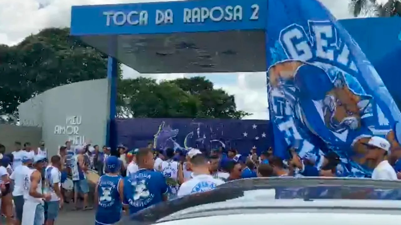 Organizada do Cruzeiro convoca torcida para apoiar o time na Toca da Raposa 2
