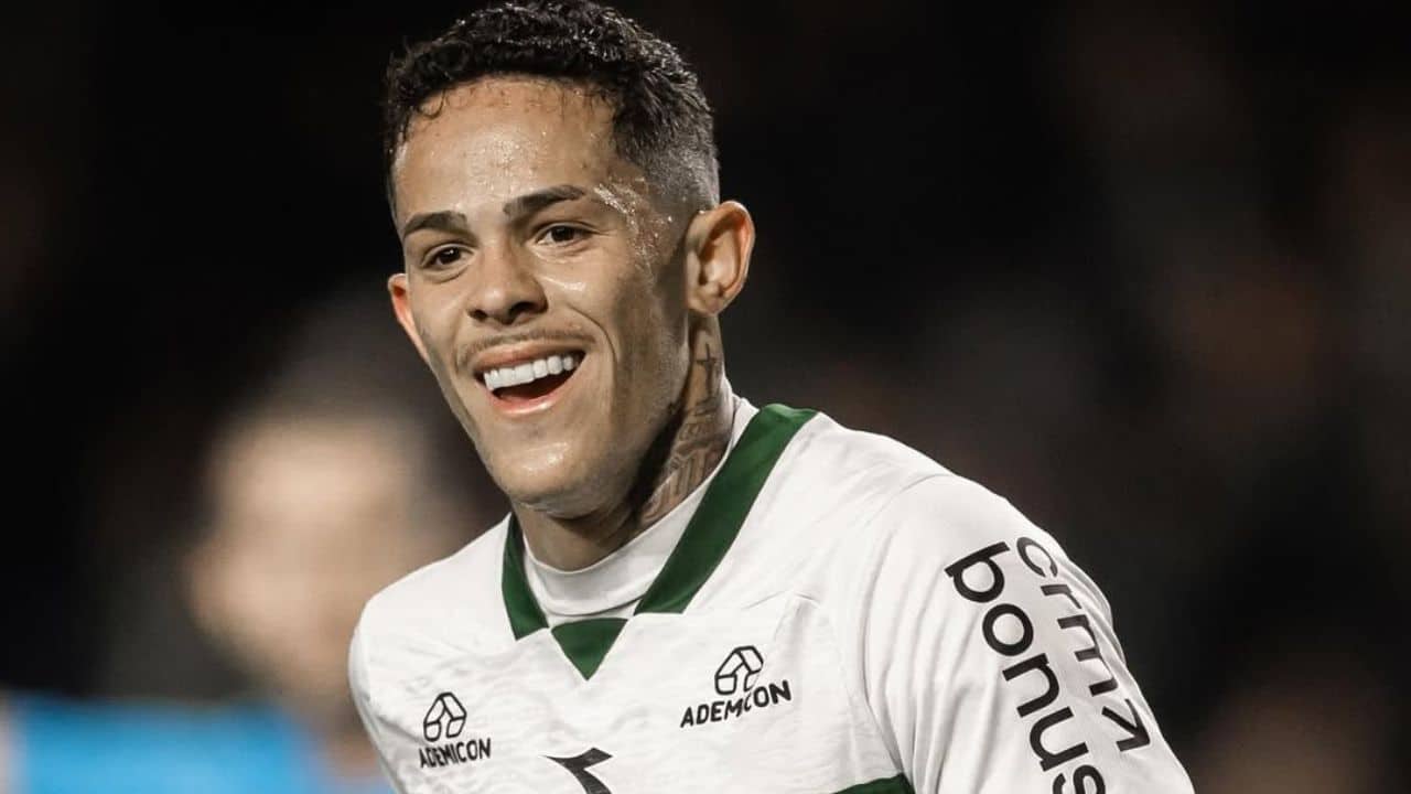 Cruzeiro lucrará com nova venda de volante ao Coritiba; veja